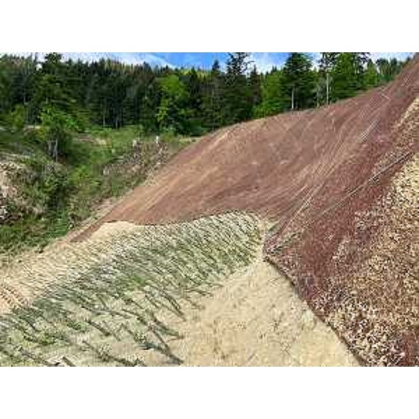 Uno dei cantieri visitati a Sutrio dove è stato sistemato un corpo di frana - Uno dei cantieri visitati a Sutrio dove è stato sistemato un corpo di frana