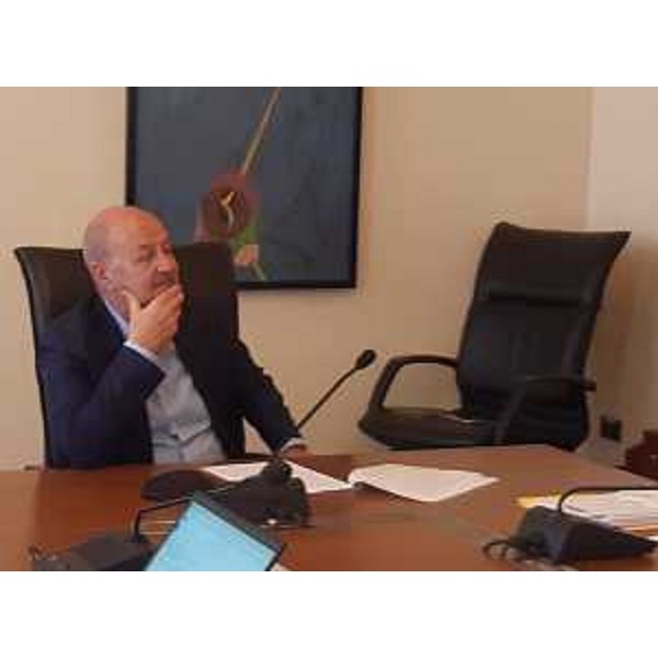 Il Difensore civico, Arrigo De Pauli, durante l'esame della relazione annuale in Ufficio di presidenza - Il Difensore civico, Arrigo De Pauli, durante l'esame della relazione annuale in Ufficio di presidenza 