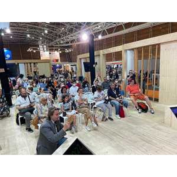 Il pubblico presente all'evento dedicato alla Pimpa, ospitato nello stand della Regione Friuli Venezia Giulia al Salone del libro di Torino - Il pubblico presente all'evento dedicato alla Pimpa, ospitato nello stand della Regione Friuli Venezia Giulia al Salone del libro di Torino