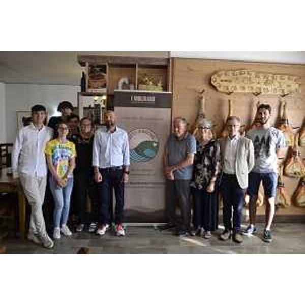 L'assessore regionale alle Risorse agroalimentari Stefano Zannier (secondo da destra nella foto) in visita al Prosciuttificio Fratelli Molinaro di Ragogna - L'assessore regionale alle Risorse agroalimentari Stefano Zannier (secondo da destra nella foto) in visita al Prosciuttificio Fratelli Molinaro di Ragogna