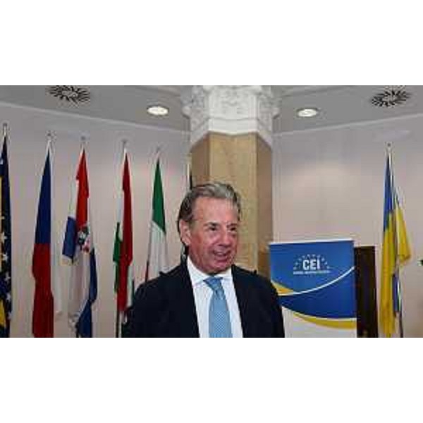 Lassessore regionale alla Difesa dellambiente, Fabio Scoccimarro, al convegno La transizione ecologica nei porti - Lassessore regionale alla Difesa dellambiente, Fabio Scoccimarro, al convegno La transizione ecologica nei porti