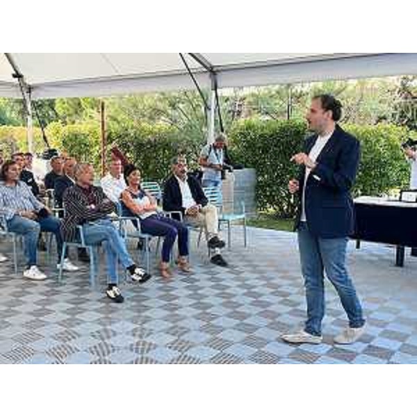 Il presidente del Cr Fvg, Piero Mauro Zanin, insieme al sindaco di Monfalcone, Anna Maria Cisint, e al consigliere Antonio Calligaris - Il presidente del Cr Fvg, Piero Mauro Zanin, insieme al sindaco di Monfalcone, Anna Maria Cisint, e al consigliere Antonio Calligaris