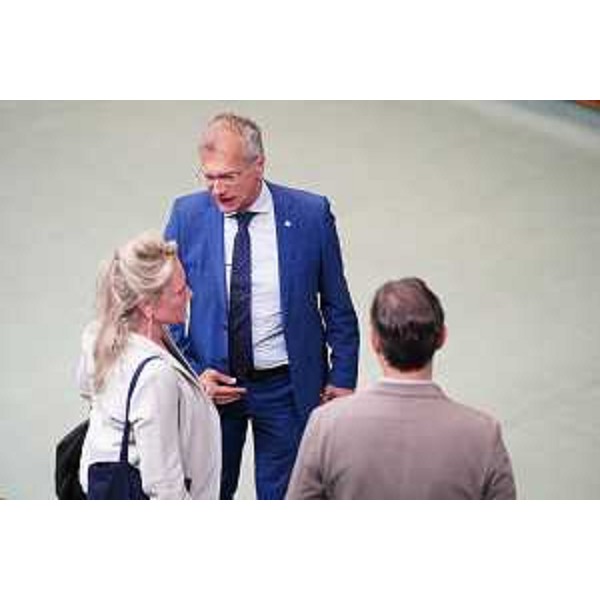 Piero Mauro Zanin, presidente del Consiglio regionale, con la presidente della Commissione Paritetica, Elena D'Orlando - Piero Mauro Zanin, presidente del Consiglio regionale, con la presidente della Commissione Paritetica, Elena D'Orlando