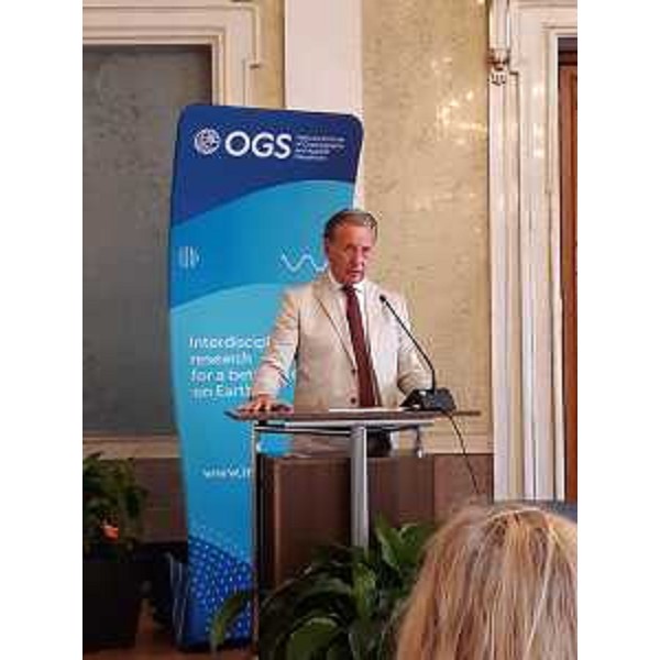 L'assessore regionale Scoccimarro durante il suo intervento - L'assessore regionale Scoccimarro durante il suo intervento