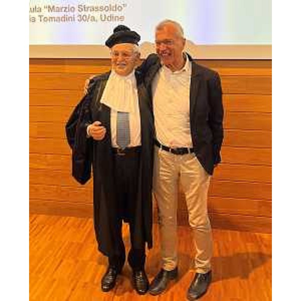 Giuseppe Jogna (a sin.) assieme al presidente del Consiglio regionale, Piero Mauro Zanin - Giuseppe Jogna (a sin.) assieme al presidente del Consiglio regionale, Piero Mauro Zanin