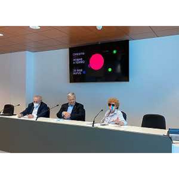 L'assessore regionale Tiziana Gibelli durante la conferenza stampa. Alla sua destra il direttore dell'Ert Renato Manzoni - L'assessore regionale Tiziana Gibelli durante la conferenza stampa. Alla sua destra il direttore dell'Ert Renato Manzoni