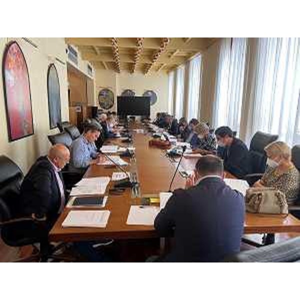 La Giunta per il Regolamento riunita in sala Gialla - La Giunta per il Regolamento riunita in sala Gialla