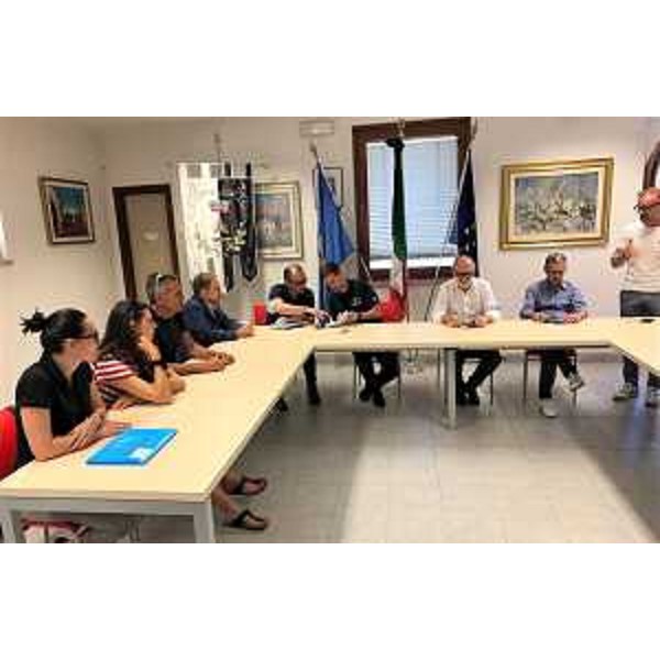 Il vicegovernatore Riccardi e l'assessore Zannier all'incontro con i sindaci - Il vicegovernatore Riccardi e l'assessore Zannier all'incontro con i sindaci