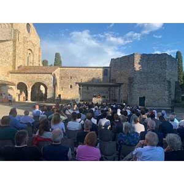 Il pubblico presente alla lectio magistralis del cardinale Betori sul tema "Giorgio La Pira e la pace: pensiero e azione". - Il pubblico presente alla lectio magistralis del cardinale Betori sul tema "Giorgio La Pira e la pace: pensiero e azione".
