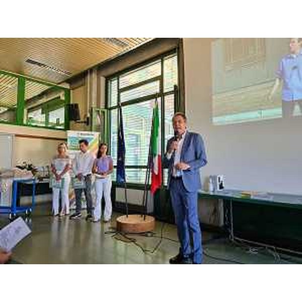 L'assessore Pizzimenti alla cerimonia per i 60 anni dell'Istituto Marinoni di Udine - L'assessore Pizzimenti alla cerimonia per i 60 anni dell'Istituto Marinoni di Udine