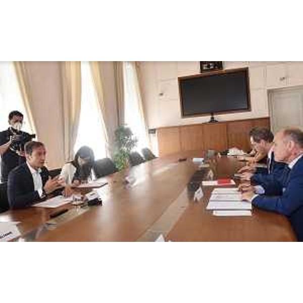 Un momento dell'incontro che si è tenuto nel Palazzo della Regione Friuli Venezia Giulia. - Un momento dell'incontro che si è tenuto nel Palazzo della Regione Friuli Venezia Giulia.
