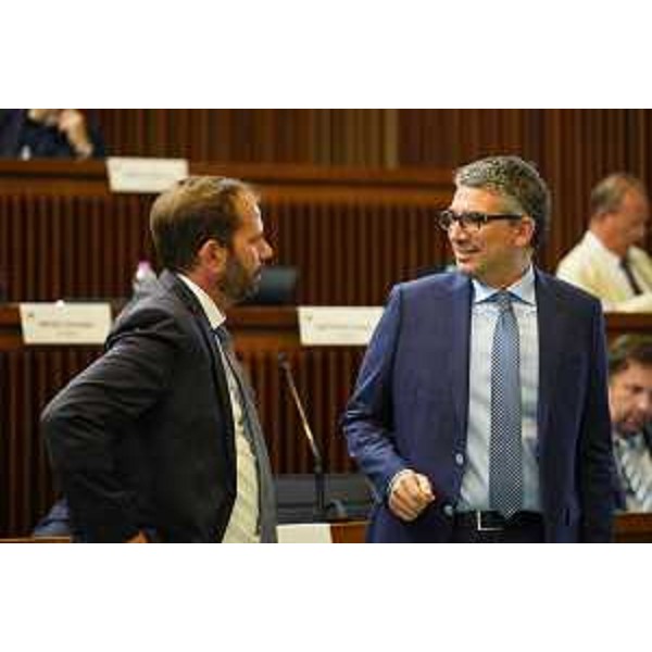 Claudio Giacomelli (FdI) con l'assessore Fvg alle Autonomie locali, Pierpaolo Roberti - Claudio Giacomelli (FdI) con l'assessore Fvg alle Autonomie locali, Pierpaolo Roberti