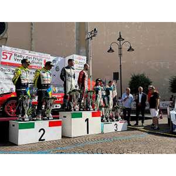 Autorità, organizzatori e piloti protagonisti del 57° Rally del Fvg - Autorità, organizzatori e piloti protagonisti del 57° Rally del Fvg