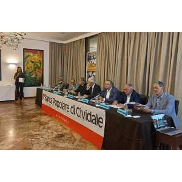 Un'altra immagine della presentazione a Udine - Un'altra immagine della presentazione a Udine