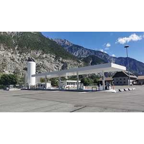 Il nuovo impianto di carburante inaugurato nell'autoporto di Pontebba San Leopoldo - Il nuovo impianto di carburante inaugurato nell'autoporto di Pontebba San Leopoldo