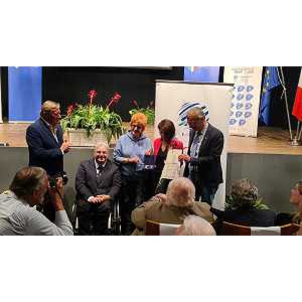 L'assessore allo sport Gibelli premia gli atleti benemeriti del Coni e del Cip - L'assessore allo sport Gibelli premia gli atleti benemeriti del Coni e del Cip