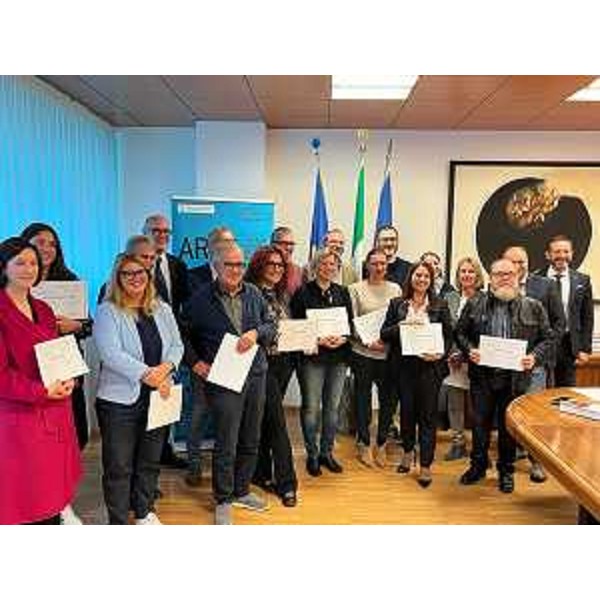 L'assessore Roberti con i giornalisti che hanno partecipato al corso ARLeF - L'assessore Roberti con i giornalisti che hanno partecipato al corso ARLeF