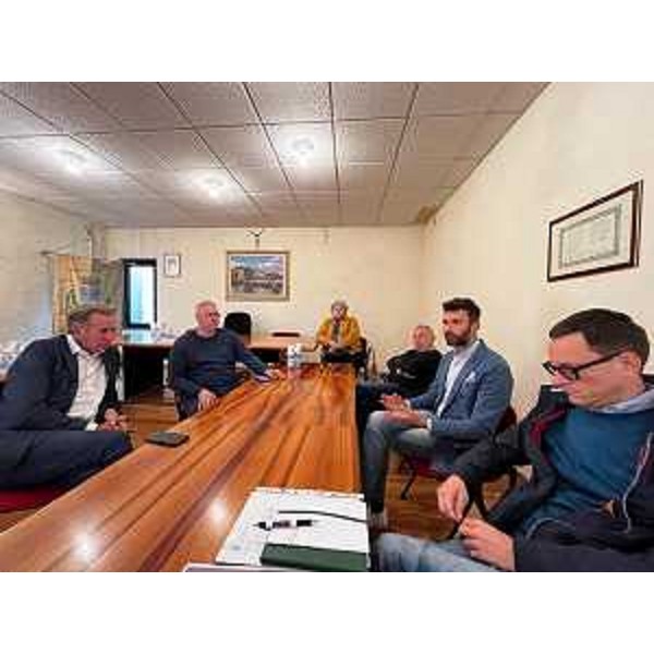 L'assessore regionale all'Ambiente ed energia Fabio Scoccimarro durante l'incontro con i sindaci di Precenicco e Palazzolo dello Stella, Andrea De Nicolò e Franco D'Altilia. - L'assessore regionale all'Ambiente ed energia Fabio Scoccimarro durante l'incontro con i sindaci di Precenicco e Palazzolo dello Stella, Andrea De Nicolò e Franco D'Altilia.