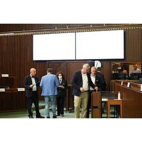 Alcuni consiglieri durante le operazioni di voto - Alcuni consiglieri durante le operazioni di voto