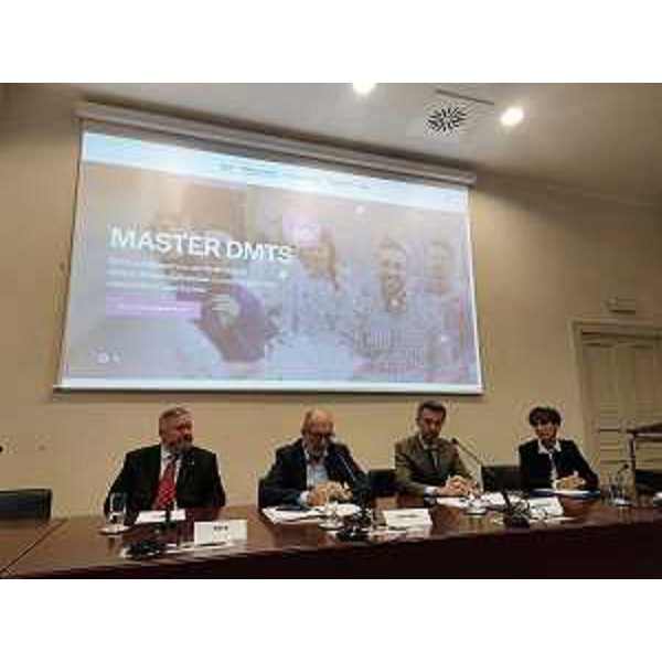 Una fese della presentazione del master di primo livello in diritto e managment del terzo settore svoltasi a Trieste - Una fese della presentazione del master di primo livello in diritto e managment del terzo settore svoltasi a Trieste