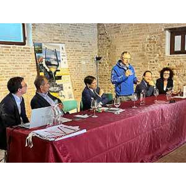 L'assessore regionale alle Rirose agroalimentari Stefano Zannier interviene al convegno sulle Città del vino a San Vito al Tagliamento - L'assessore regionale alle Rirose agroalimentari Stefano Zannier interviene al convegno sulle Città del vino a San Vito al Tagliamento