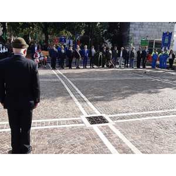 Il momento dell'alzabandiera - Il momento dell'alzabandiera