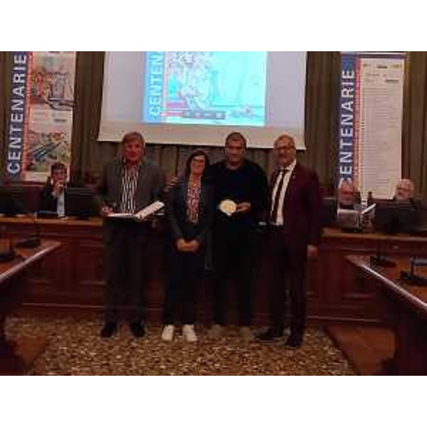 Un momento delle premiazioni da parte di Consiglio regionale e Coni - Un momento delle premiazioni da parte di Consiglio regionale e Coni