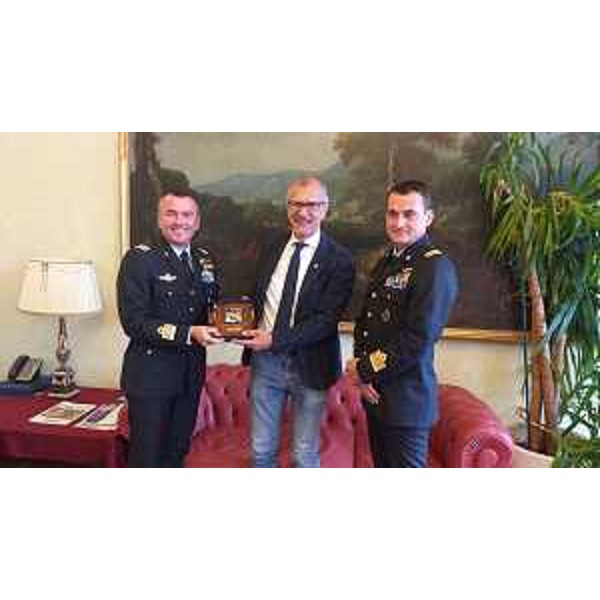 Il colonnello Marco Bertoli, il presidente Piero Mauro Zanin e il colonnello Paolo Rubino - Il colonnello Marco Bertoli, il presidente Piero Mauro Zanin e il colonnello Paolo Rubino