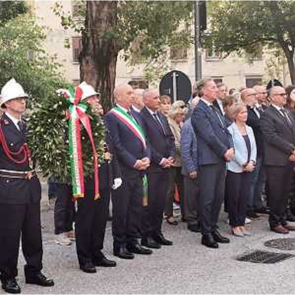 Tra le autorità presenti l'assessore Fabio Scoccimarro - Tra le autorità presenti l'assessore Fabio Scoccimarro