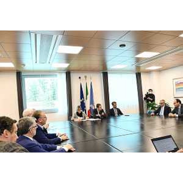 Una fase dell'incontro svoltosi oggi a Udine con i rappresentanti delle Bcc che fanno parte del gruppo Iccrea - Una fase dell'incontro svoltosi oggi a Udine con i rappresentanti delle Bcc che fanno parte del gruppo Iccrea