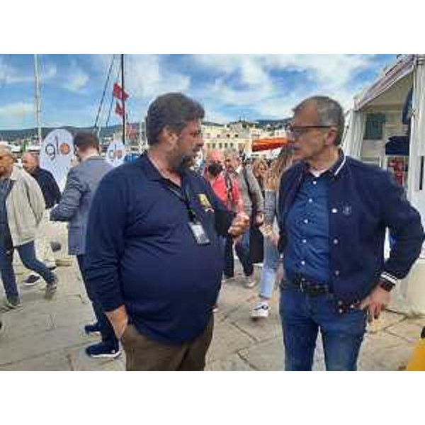 Manca illustra al presidente Zanin i progetti dell'associazione Egea - Manca illustra al presidente Zanin i progetti dell'associazione Egea