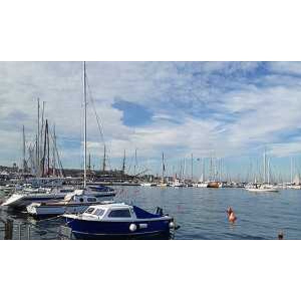 Uno scorcio delle rive triestine pronte per la 54^ Barcolana - Uno scorcio delle rive triestine pronte per la 54^ Barcolana