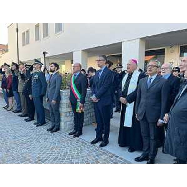 L'assessore Roberti (al centro) in un momento della cerimonia - L'assessore Roberti (al centro) in un momento della cerimonia