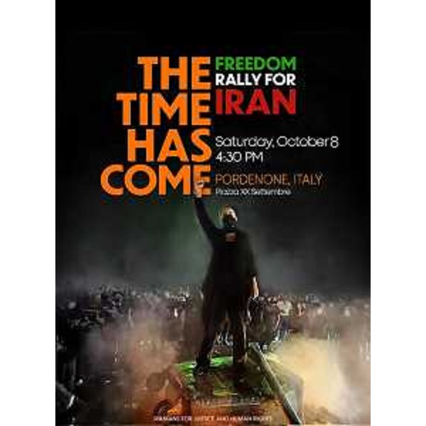 Lo slogan del sit-in tenuto nel capoluogo della Destra Tagliamento - Lo slogan del sit-in tenuto nel capoluogo della Destra Tagliamento