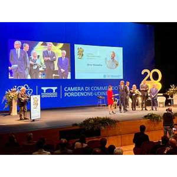 Un momento delle premiazioni al Teatro Nuovo Giovanni da Udine - Un momento delle premiazioni al Teatro Nuovo Giovanni da Udine