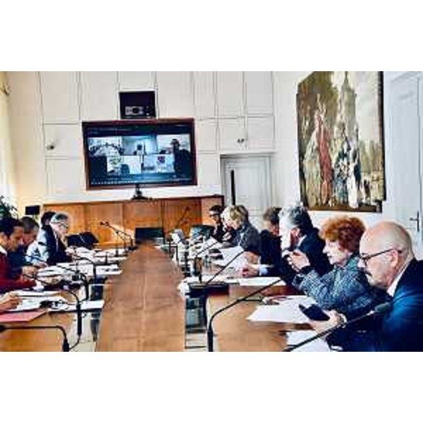 La seduta odierna dell Giunta regionale nella Sala Multimediale del Palazzo della Regione - La seduta odierna dell Giunta regionale nella Sala Multimediale del Palazzo della Regione