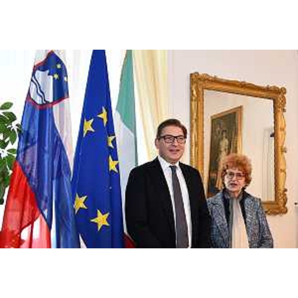 L'assessore regionale alla Cultura Tiziana Gibelli con il console generale della Repubblica di Slovenia a Trieste Gregor Suc - L'assessore regionale alla Cultura Tiziana Gibelli con il console generale della Repubblica di Slovenia a Trieste Gregor Suc