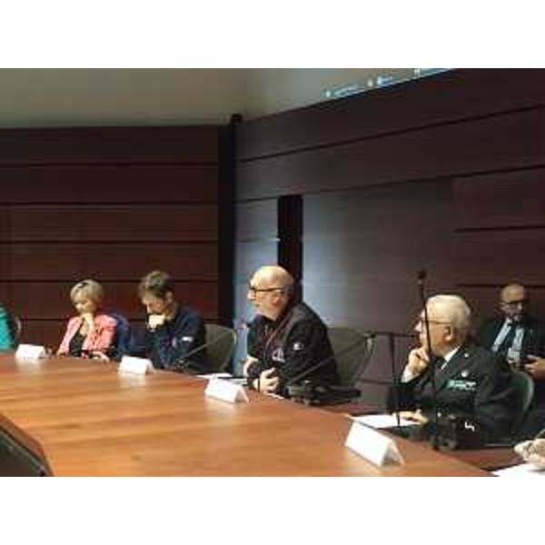 Un momento dell'incontro di oggi per la definizione del Piano regionale di emergenza per affrontare scenari di inquinamento marino e costiero da idrocarburi - Un momento dell'incontro di oggi per la definizione del Piano regionale di emergenza per affrontare scenari di inquinamento marino e costiero da idrocarburi 