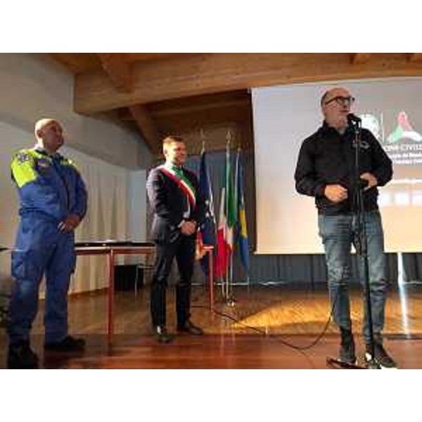 Il vicegovernatore Riccardo Riccardi alle celebrazioni per il 31esimo di fondazione della squadra comunale di protezione civile di San Giovanni al Natisone - Il vicegovernatore Riccardo Riccardi alle celebrazioni per il 31esimo di fondazione della squadra comunale di protezione civile di San Giovanni al Natisone