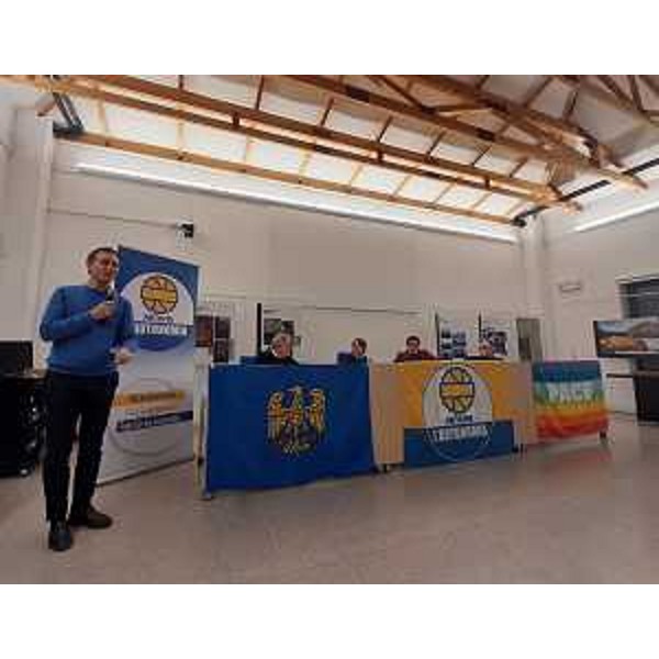 Massimo Moretuzzo e Giampaolo Bidoli (Patto per l'Autonomia) durante l'incontro - Massimo Moretuzzo e Giampaolo Bidoli (Patto per l'Autonomia) durante l'incontro