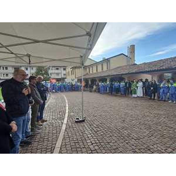 Il vicegovernatore del Friuli Venezia Giulia Riccardo Riccardi a Pravisdomini in occasione della cerimonia per i 25 anni di fondazione della squadra comunale di Protezione civile - Il vicegovernatore del Friuli Venezia Giulia Riccardo Riccardi a Pravisdomini in occasione della cerimonia per i 25 anni di fondazione della squadra comunale di Protezione civile