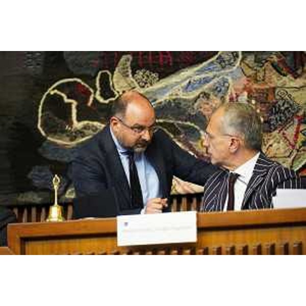 Il presidente del Cr Fvg, Piero Mauro Zanin, con il dem Diego Moretti - Il presidente del Cr Fvg, Piero Mauro Zanin, con il dem Diego Moretti