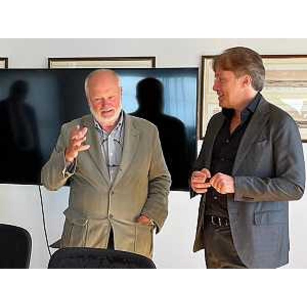 L'assessore regionale alle Attività produttive e Turismo del Friuli Venezia Giulia, Sergio Emidio Bini, con Gennaro Coretti. - L'assessore regionale alle Attività produttive e Turismo del Friuli Venezia Giulia, Sergio Emidio Bini, con Gennaro Coretti.