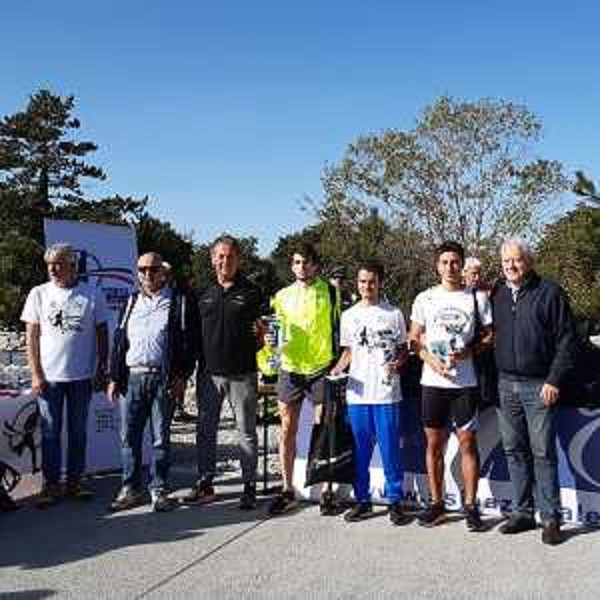 Lassessore regionale alla Difesa dellambiente ed energia Fabio in occasione della premiazione della Corsa del Ricordo 2022 - Lassessore regionale alla Difesa dellambiente ed energia Fabio in occasione della premiazione della Corsa del Ricordo 2022