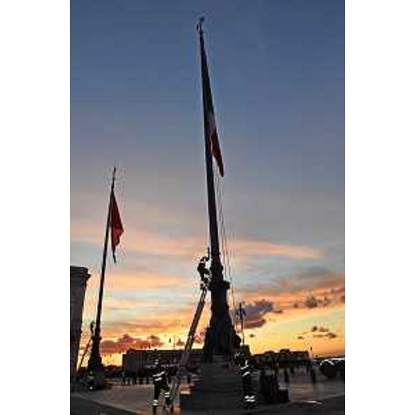 Un momento dell'ammaina bandiera - Un momento dell'ammaina bandiera