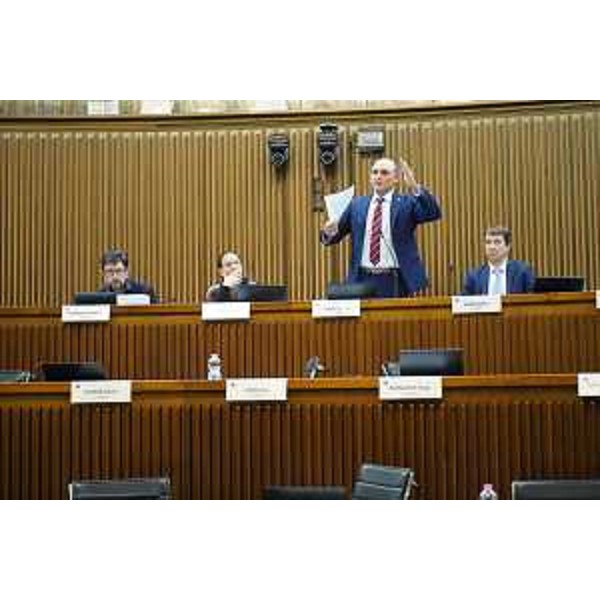 Il gruppo del M5S nell'aula consiliare - Il gruppo del M5S nell'aula consiliare