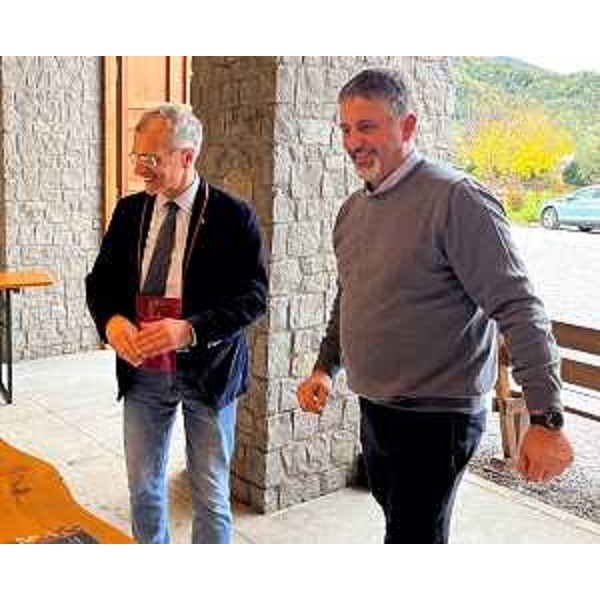Il presidente Piero Mauro Zanin (a sinistra) assieme a Paolo Comelli, presidente dell'associazione Oro di Ramandolo - Il presidente Piero Mauro Zanin (a sinistra) assieme a Paolo Comelli, presidente dell'associazione Oro di Ramandolo