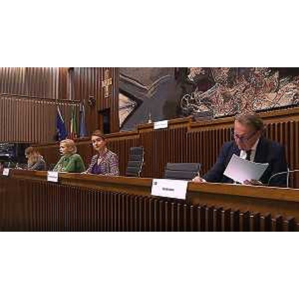 Mara Piccin (FI), presidente della IV Commissione, con l'assessore regionale Fabio Scoccimarro - Mara Piccin (FI), presidente della IV Commissione, con l'assessore regionale Fabio Scoccimarro