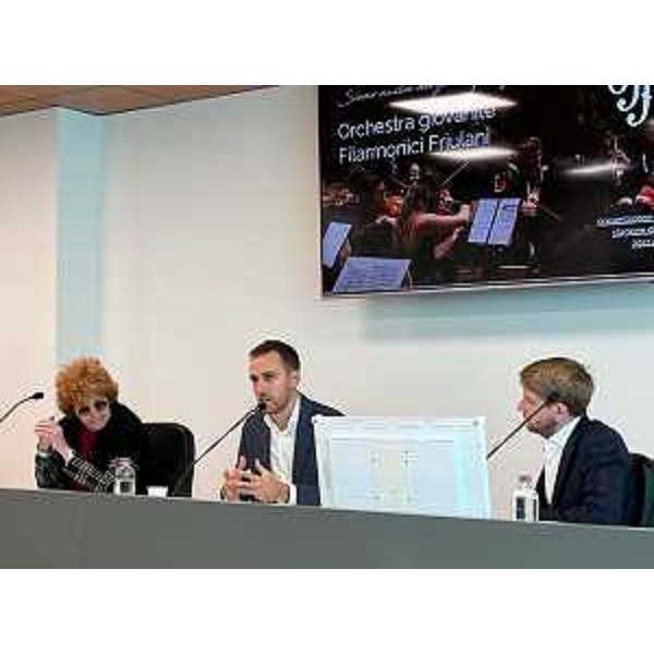 L'assessore alla Cultura del Friuli Venezia Giulia, Tiziana Gibelli, alla presentazione della stagione diffusa 2022-2024 dell'Orchestra Filarmonici Friulani. - L'assessore alla Cultura del Friuli Venezia Giulia, Tiziana Gibelli, alla presentazione della stagione diffusa 2022-2024 dell'Orchestra Filarmonici Friulani.