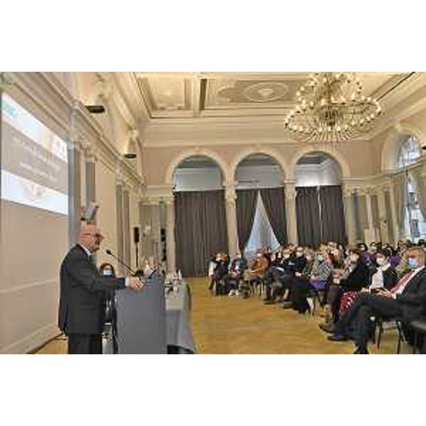 L'assessore Callari porta il saluto istituzionale al convegno "50 anni di neonatologia" - L'assessore Callari porta il saluto istituzionale al convegno "50 anni di neonatologia"